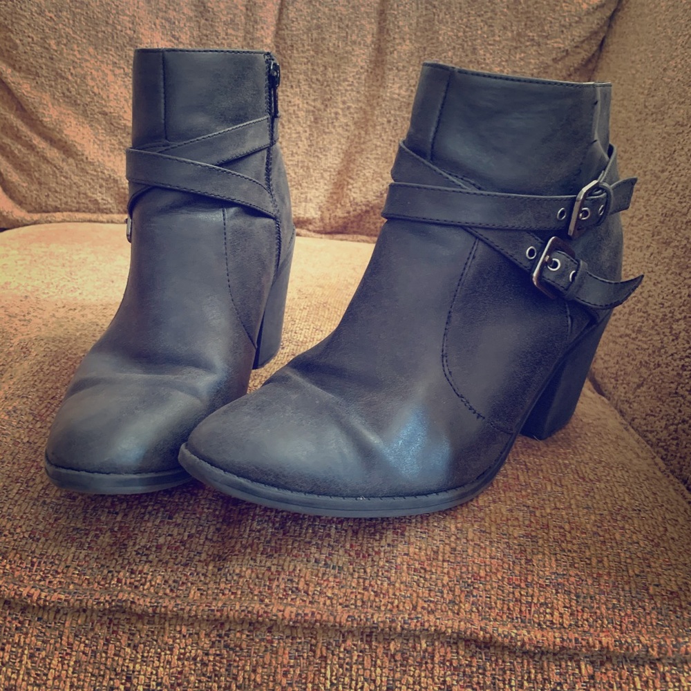 💋2 for $10 shoes💋 Gray Booties